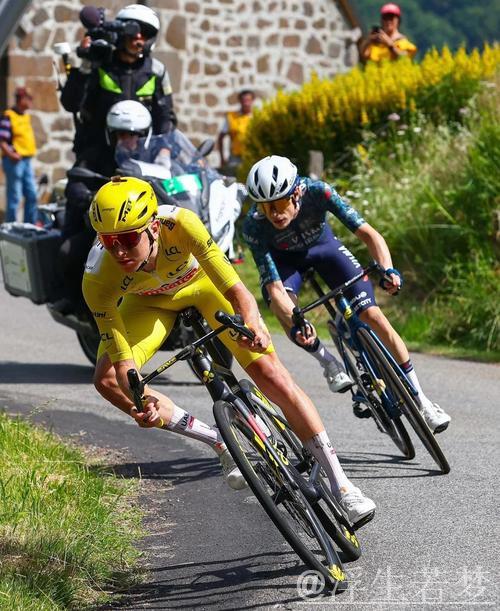 环法自行车赛第17赛段：博莱纳至瓦朗斯